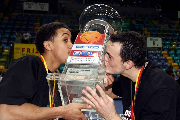 个赛季中已 个赛季中已