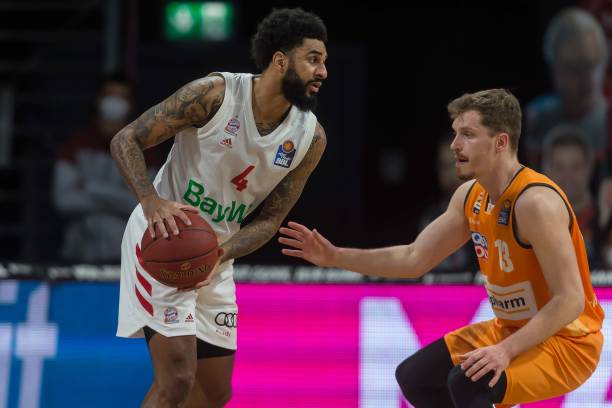 场上形势的 场上形势的